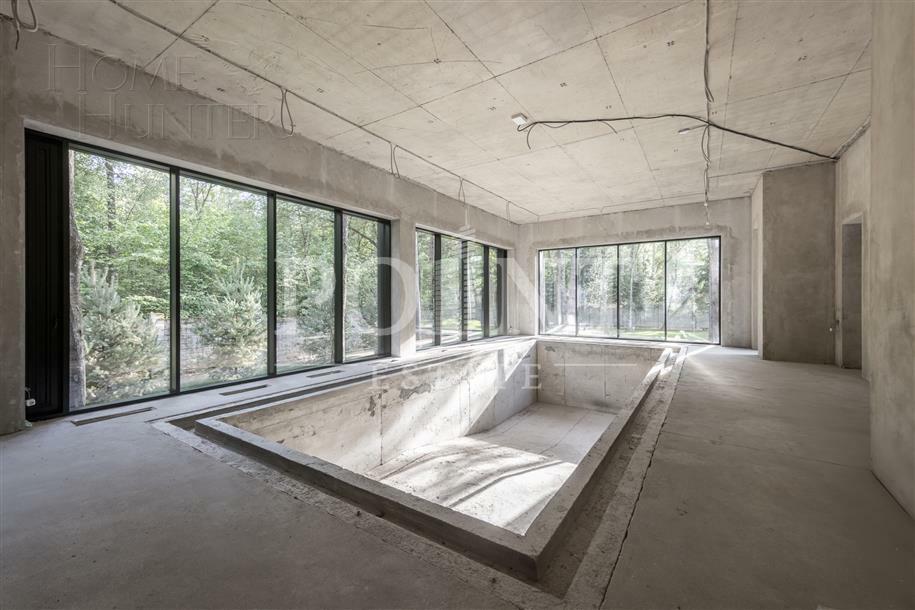 2-этажный коттедж 1 700 м² без отделки