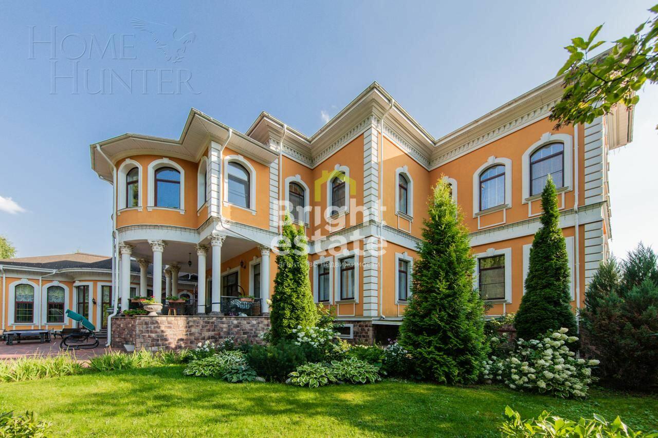 3-этажный коттедж 1 700 м² с отделкой