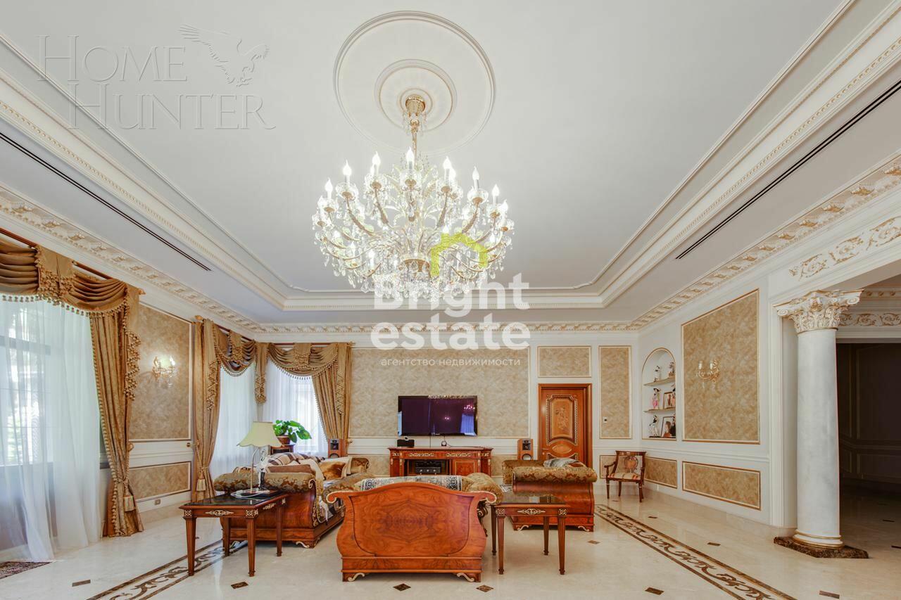 3-этажный коттедж 1 700 м² с отделкой