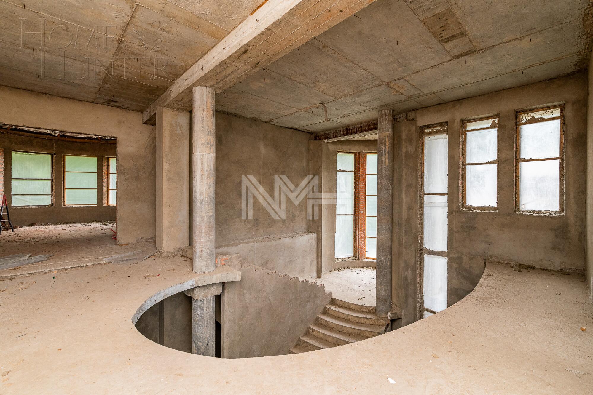 2-этажный коттедж 1 200 м² без отделки