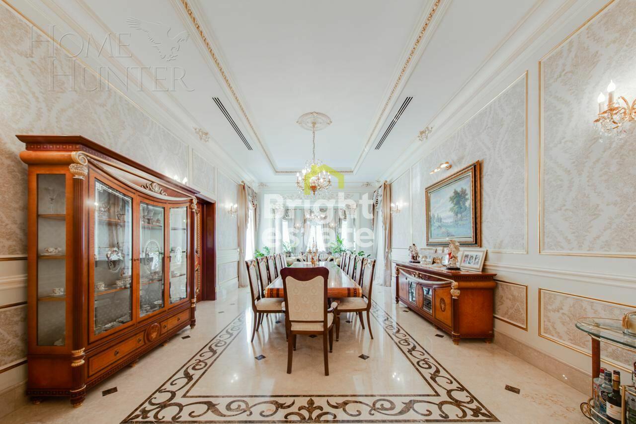 3-этажный коттедж 1 700 м² с отделкой