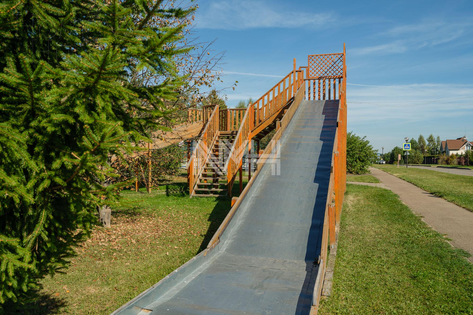 2-этажный коттедж 305.6 м² с отделкой