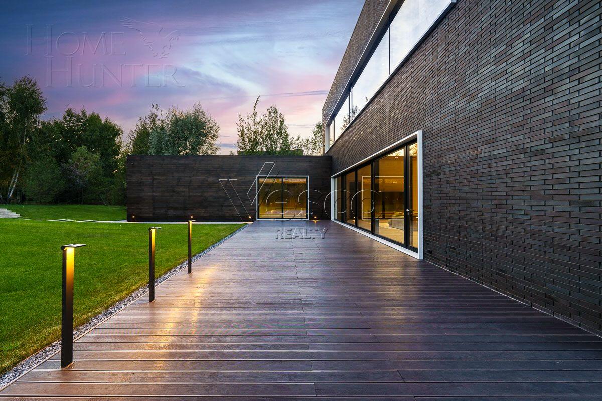 2-этажный коттедж 900 м² с отделкой