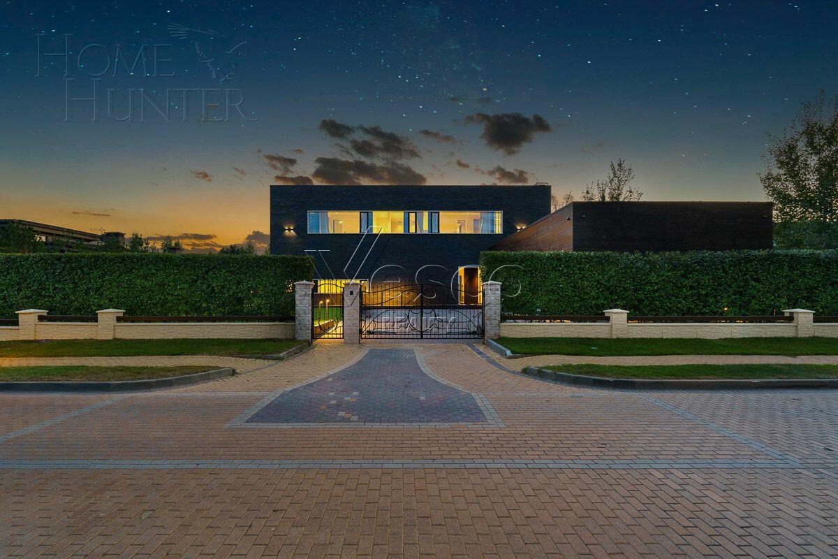 2-этажный коттедж 900 м² с отделкой