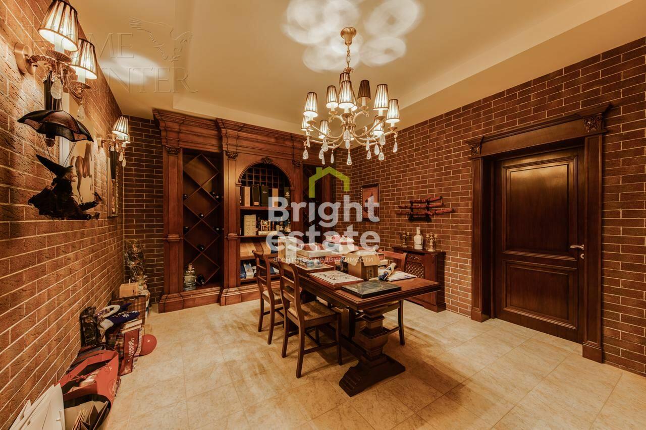 3-этажный коттедж 1 700 м² с отделкой