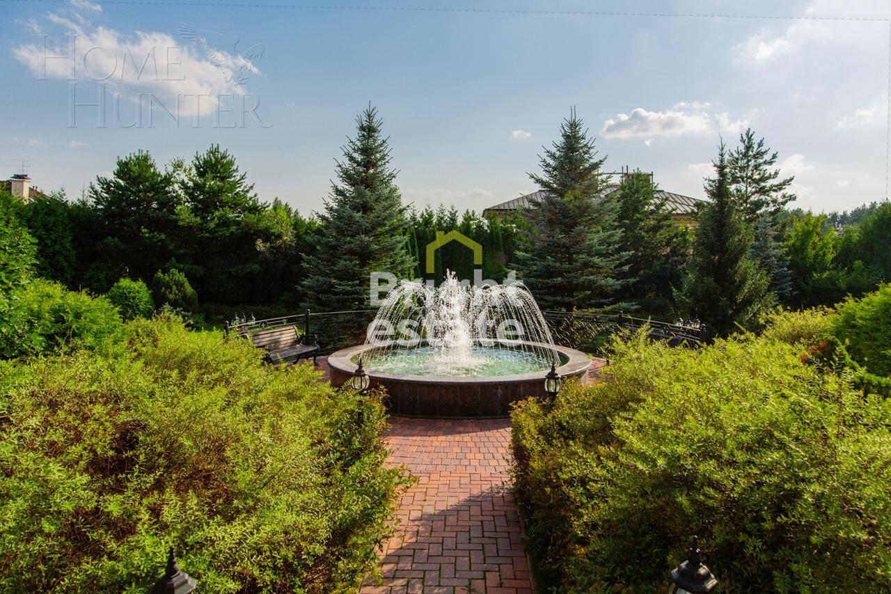 3-этажный коттедж 1 700 м² с отделкой