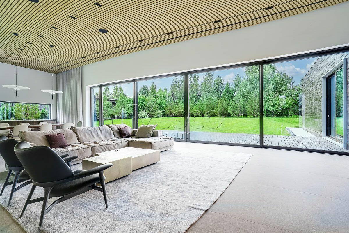 2-этажный коттедж 900 м² с отделкой