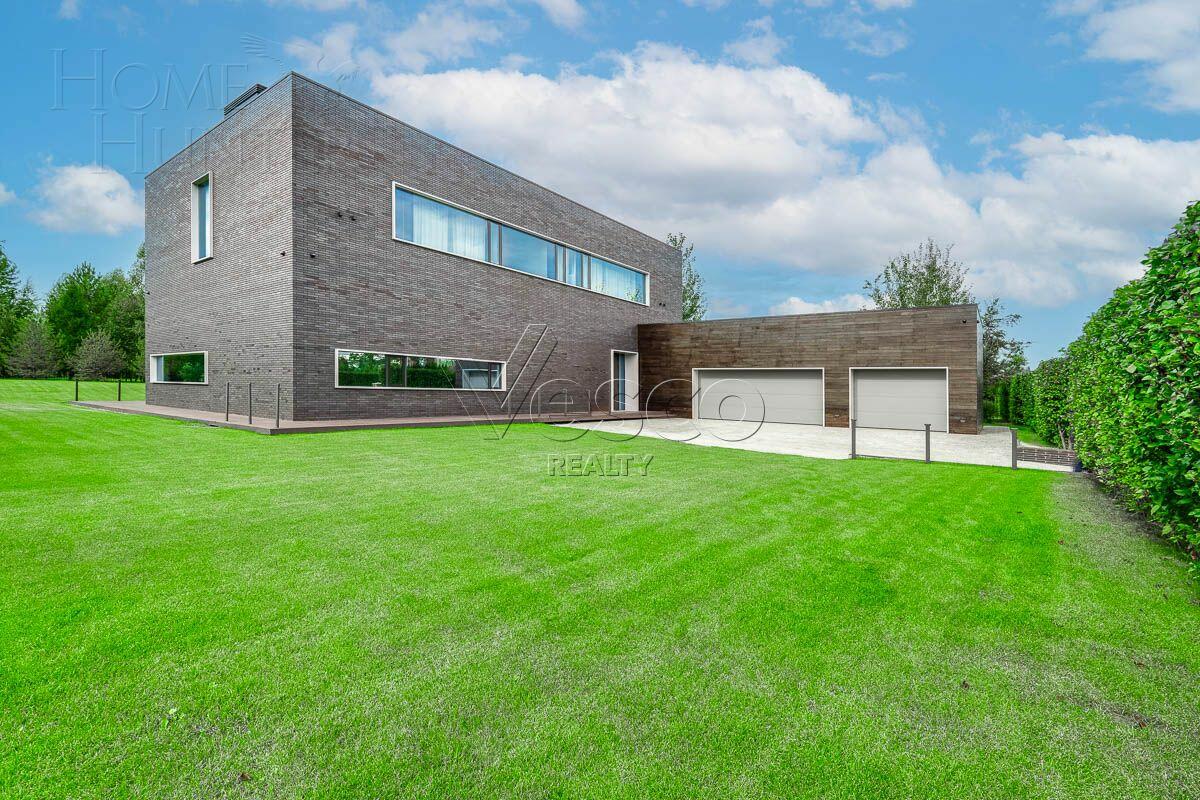 2-этажный коттедж 900 м² с отделкой