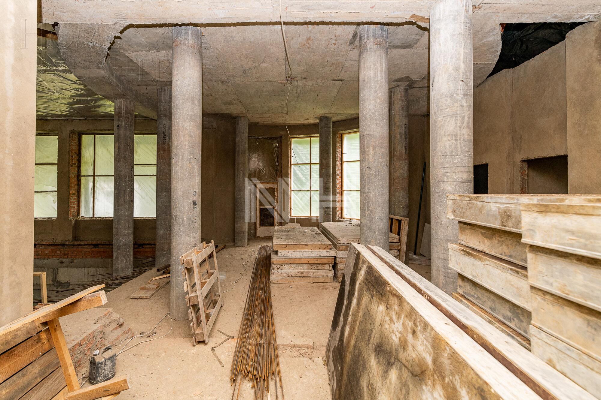 2-этажный коттедж 1 200 м² без отделки