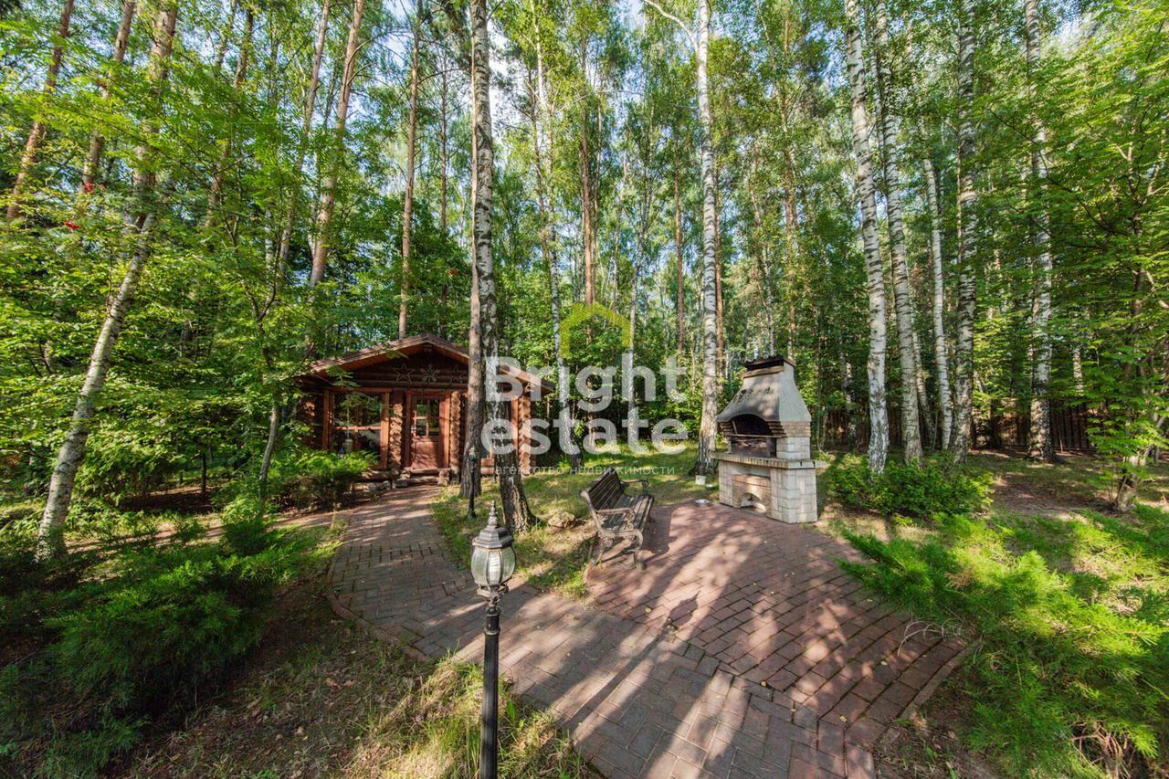 3-этажный коттедж 1 700 м² с отделкой