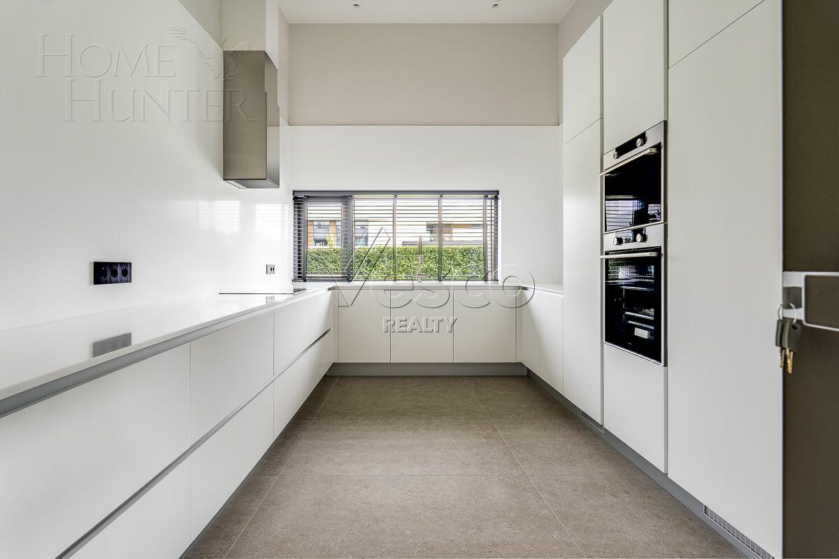 2-этажный коттедж 900 м² с отделкой