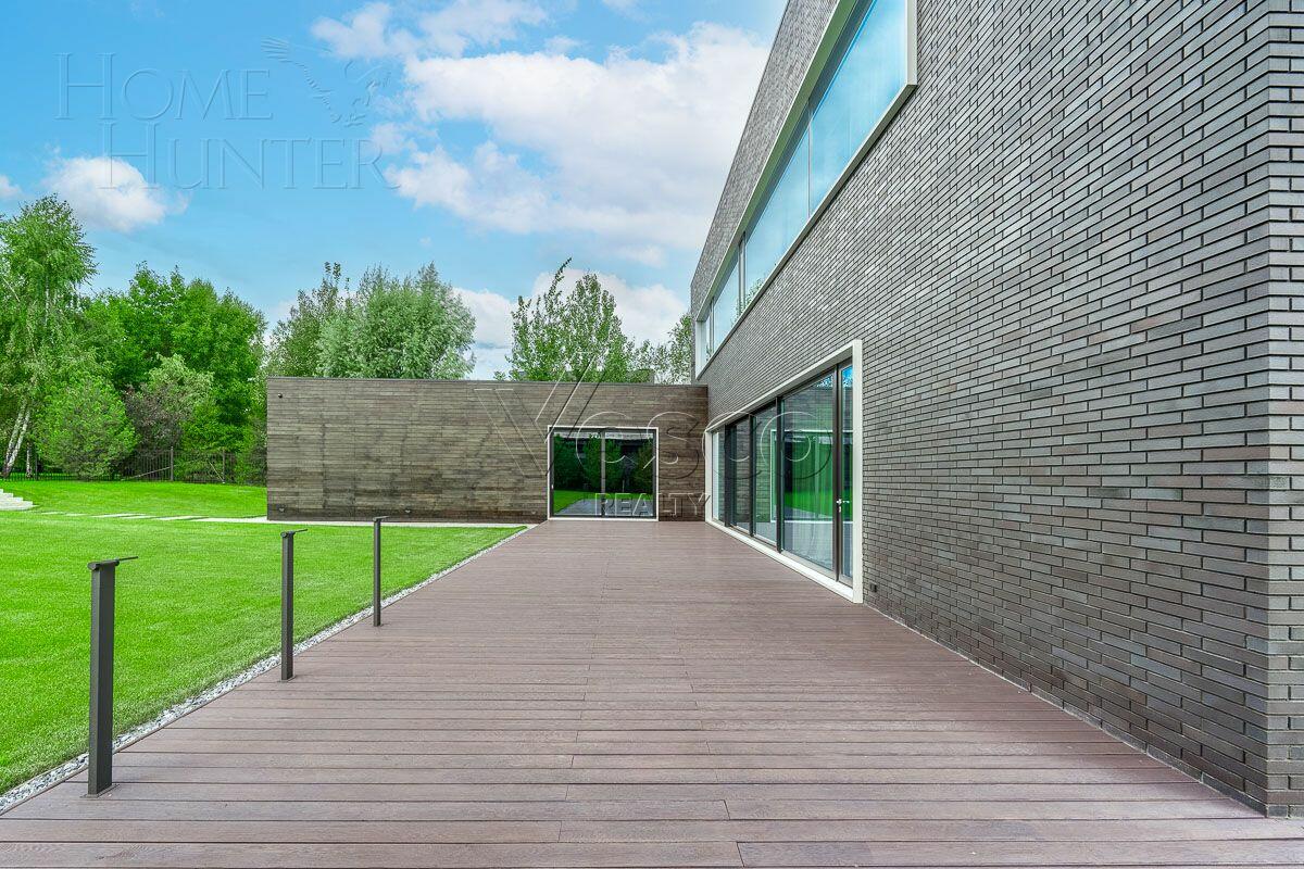 2-этажный коттедж 900 м² с отделкой