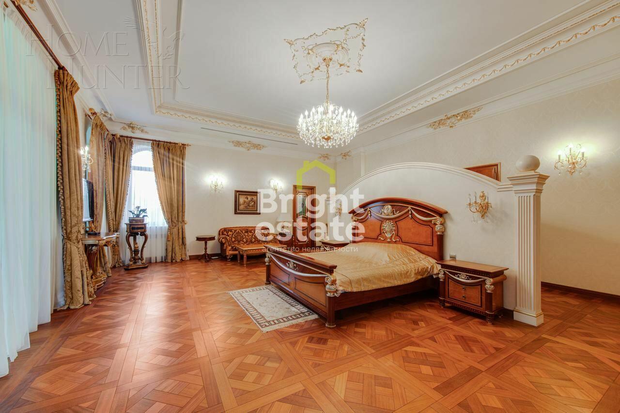 3-этажный коттедж 1 700 м² с отделкой