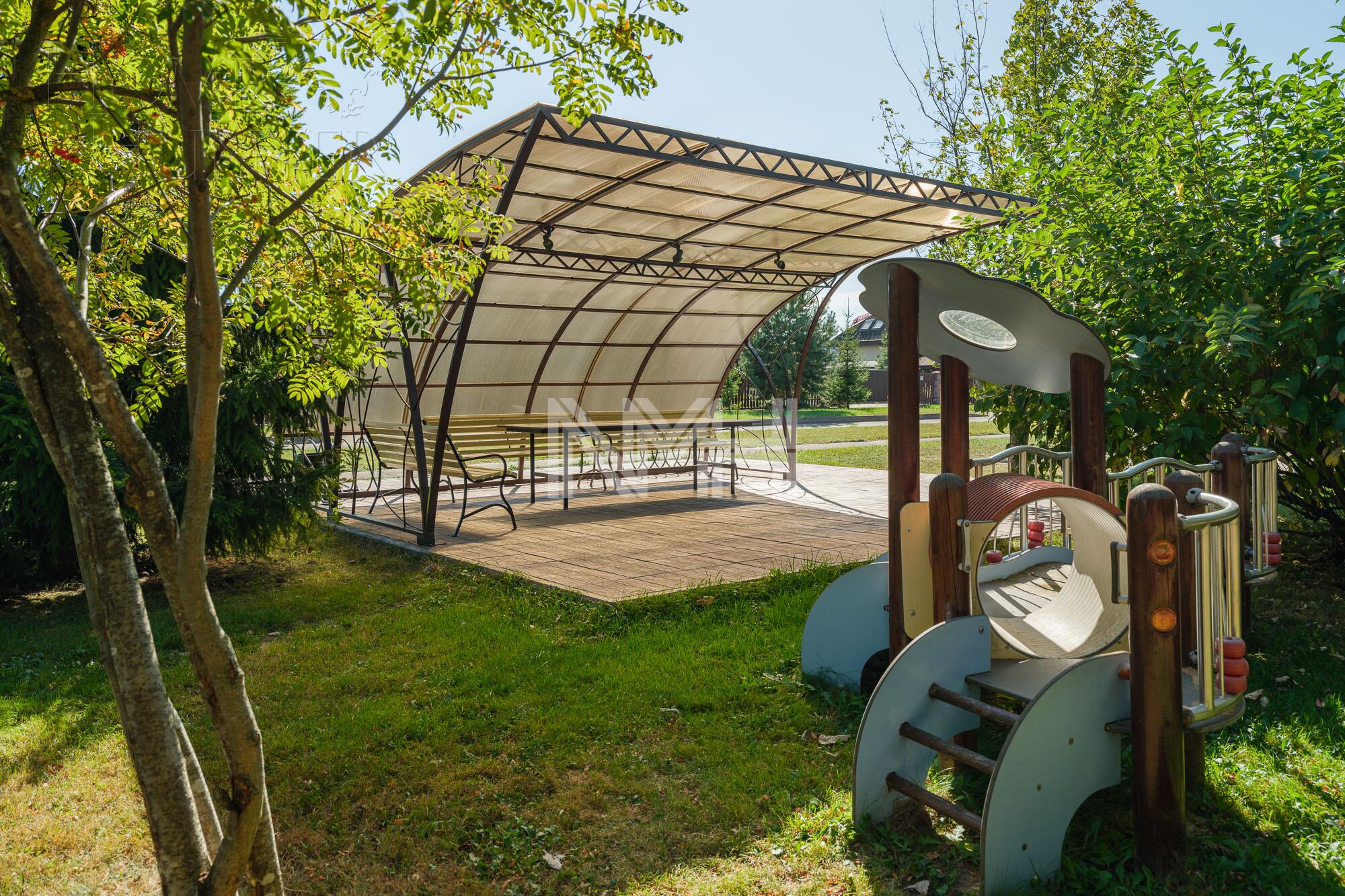 2-этажный коттедж 305.6 м² с отделкой