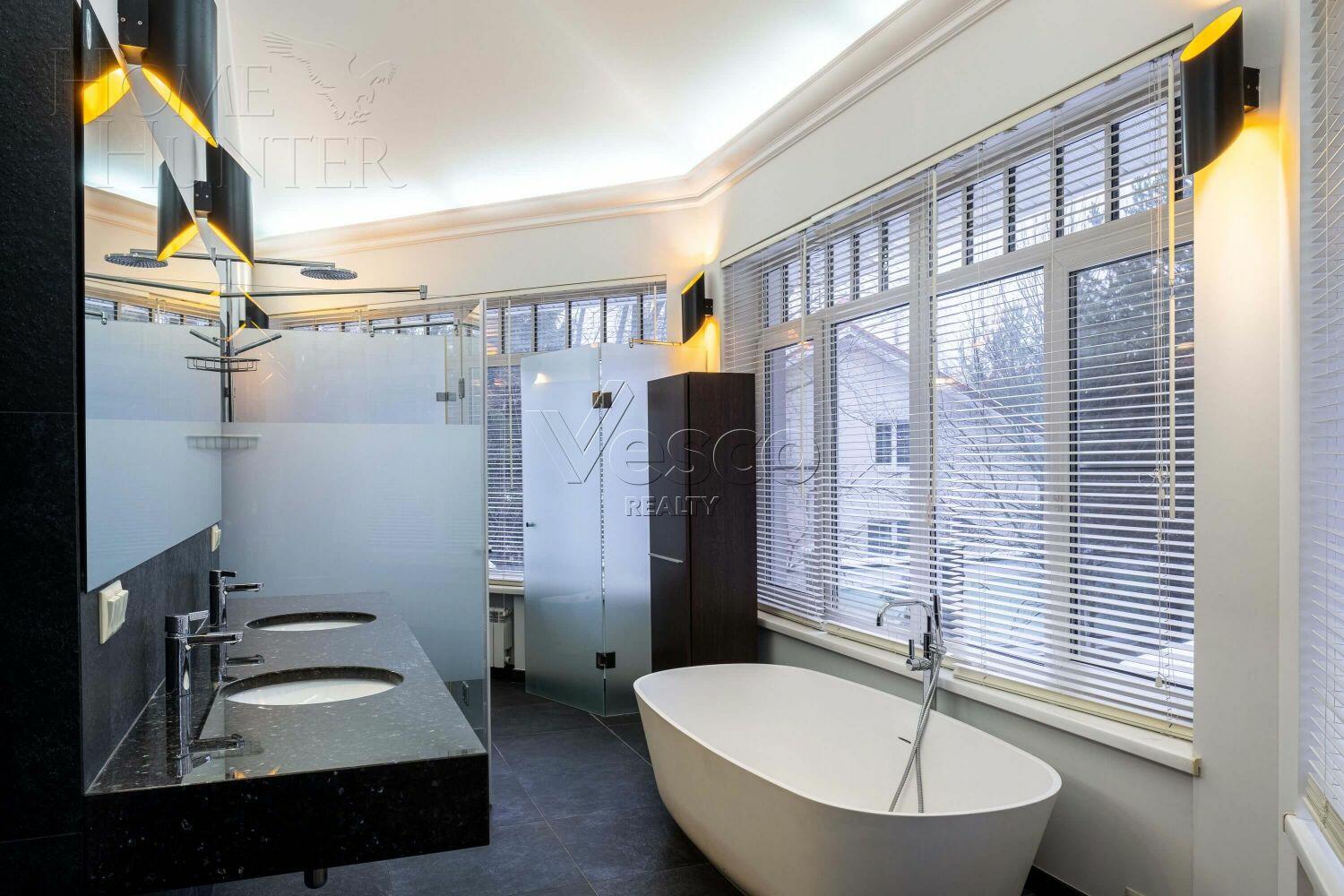 3-этажный коттедж 515 м² с отделкой