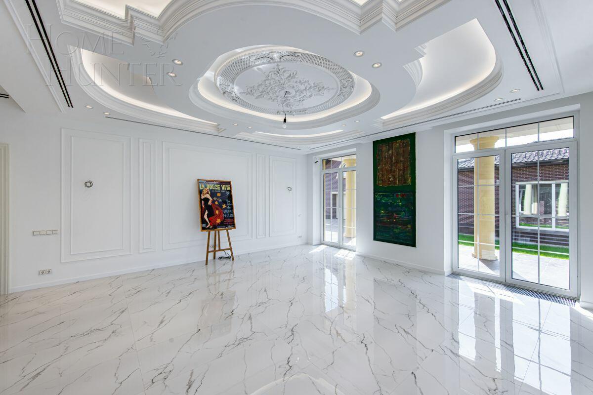 2-этажный коттедж 900 м² с отделкой