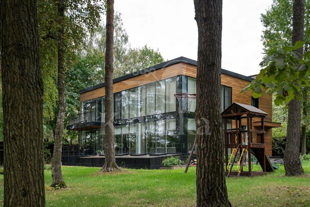 2-этажный коттедж 675 м² с отделкой