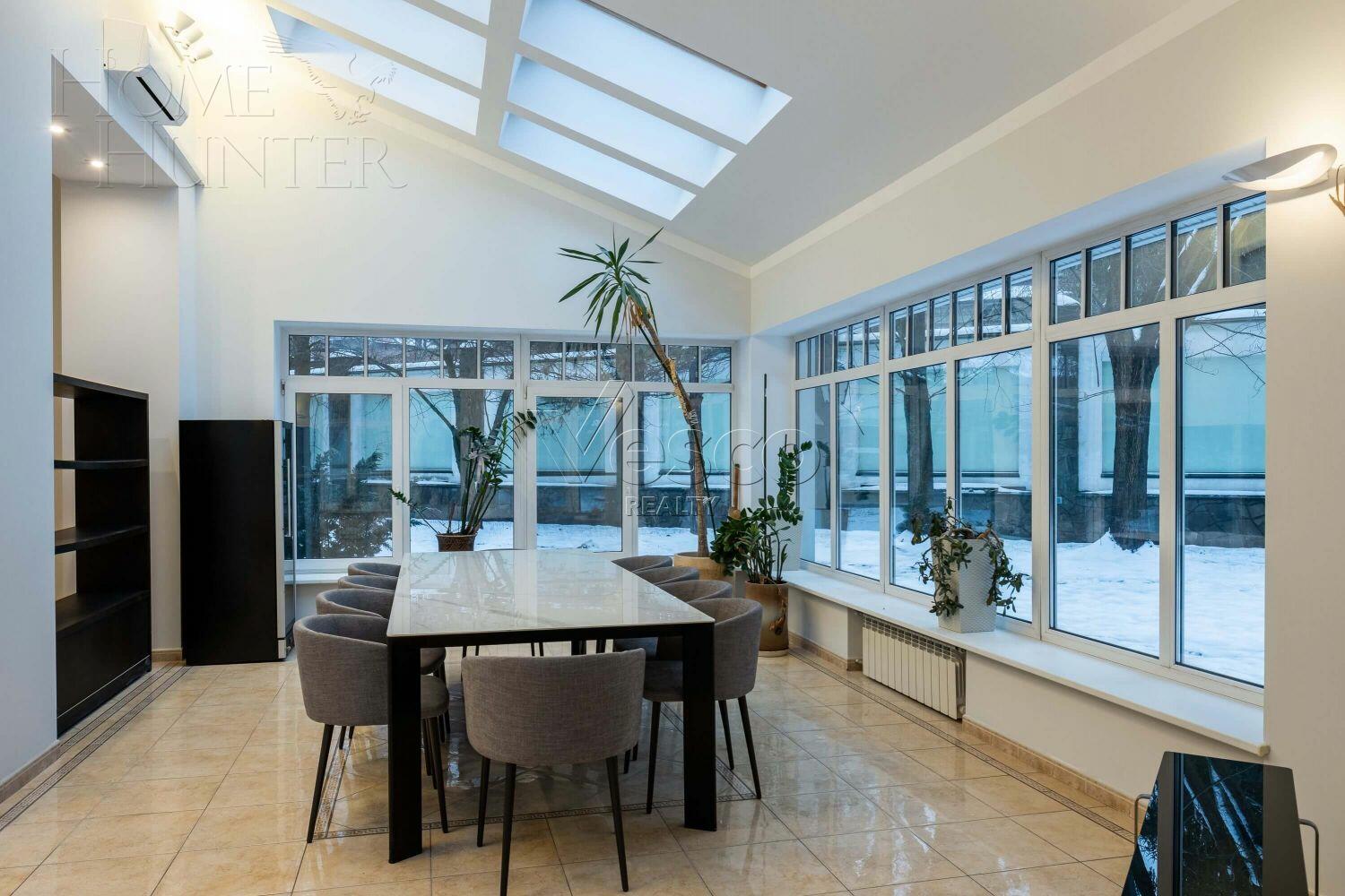 3-этажный коттедж 515 м² с отделкой