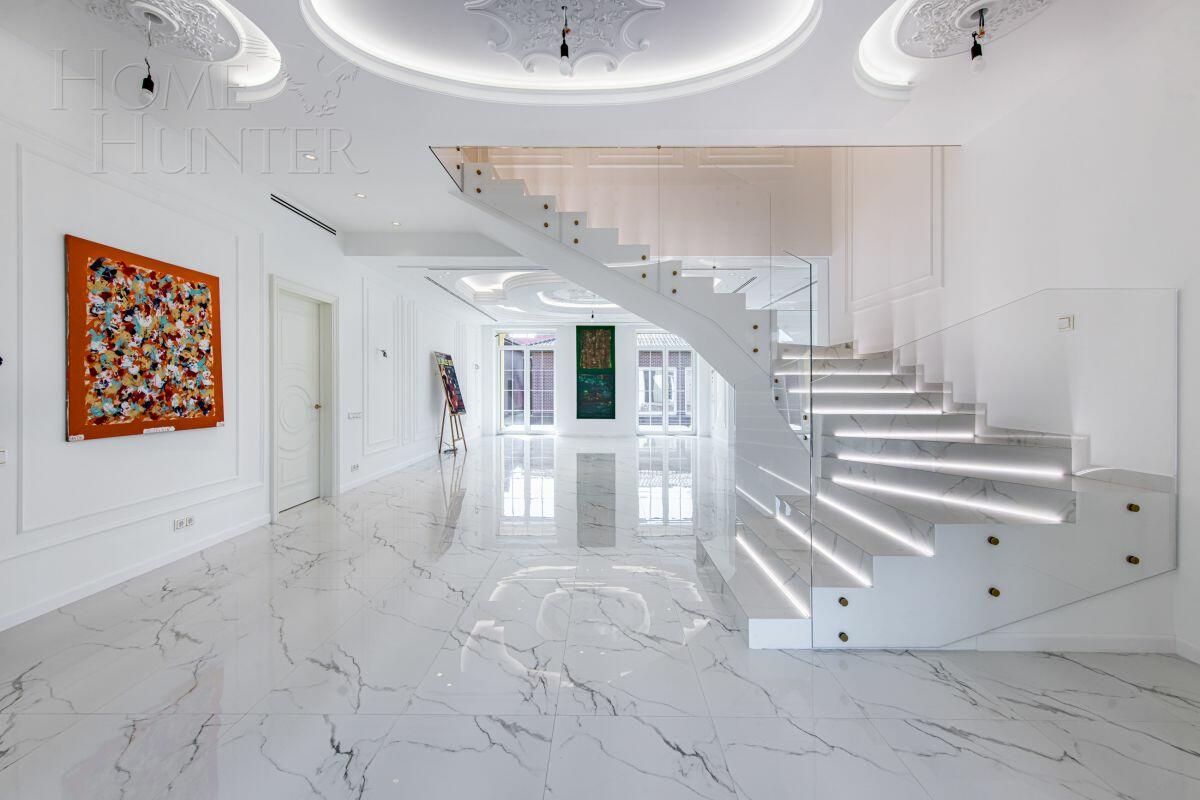 2-этажный коттедж 900 м² с отделкой