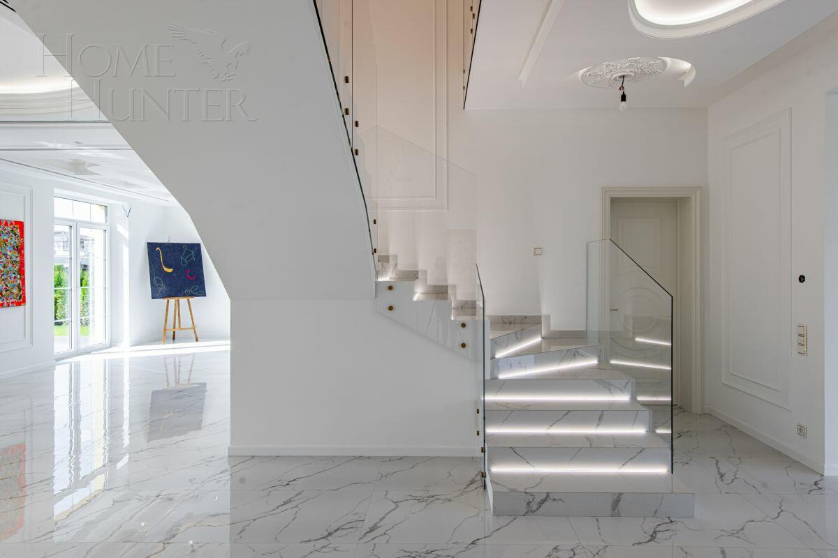 2-этажный коттедж 900 м² с отделкой