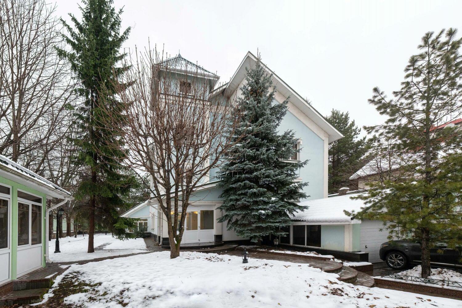 3-этажный коттедж 515 м² с отделкой