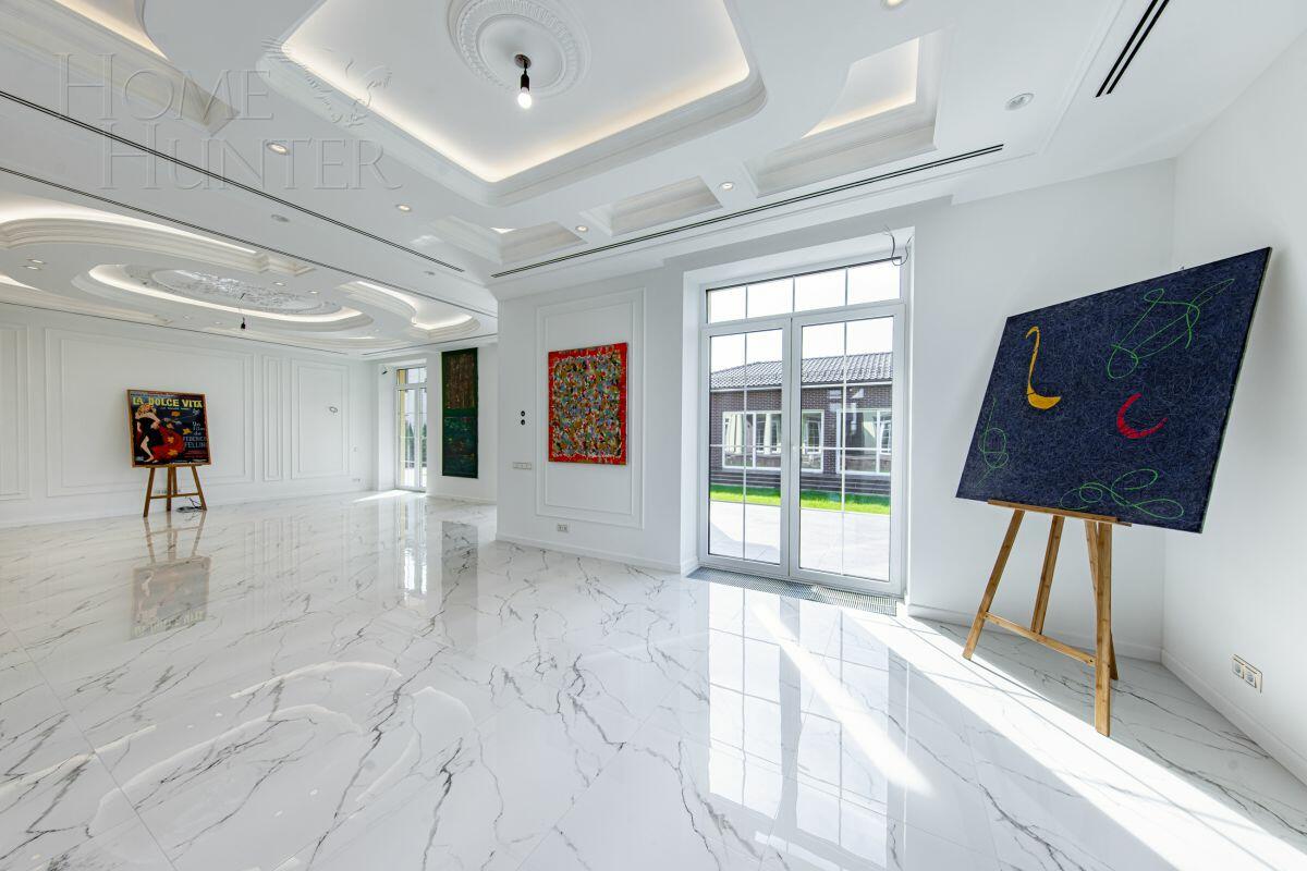 2-этажный коттедж 900 м² с отделкой