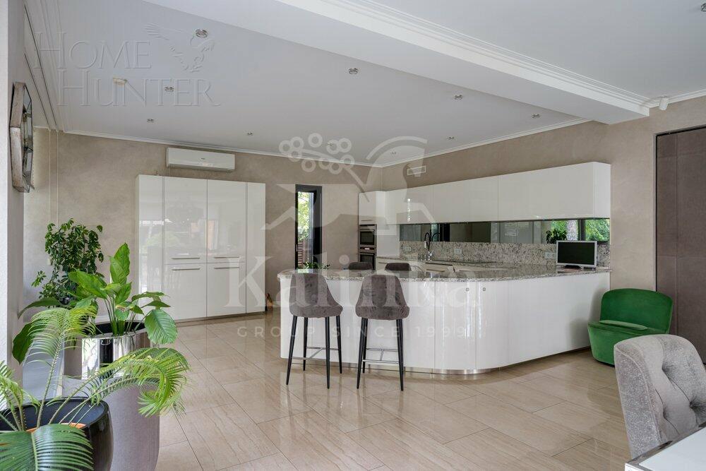 2-этажный коттедж 675 м² с отделкой