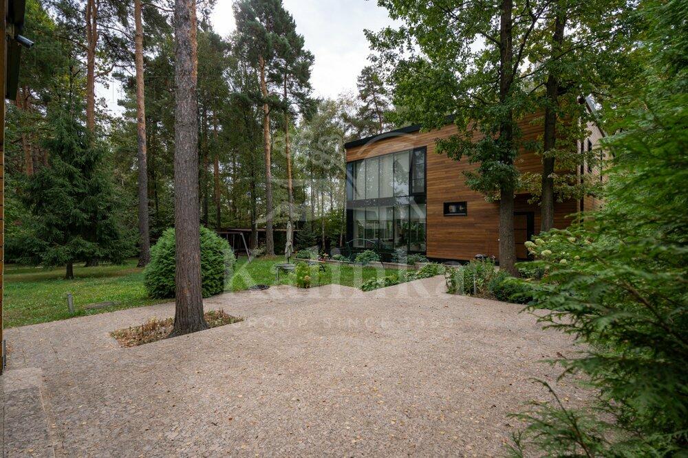 2-этажный коттедж 675 м² с отделкой