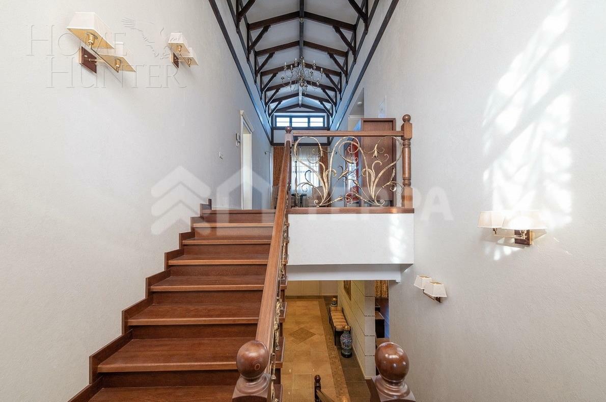 2-этажный коттедж 550 м² с отделкой