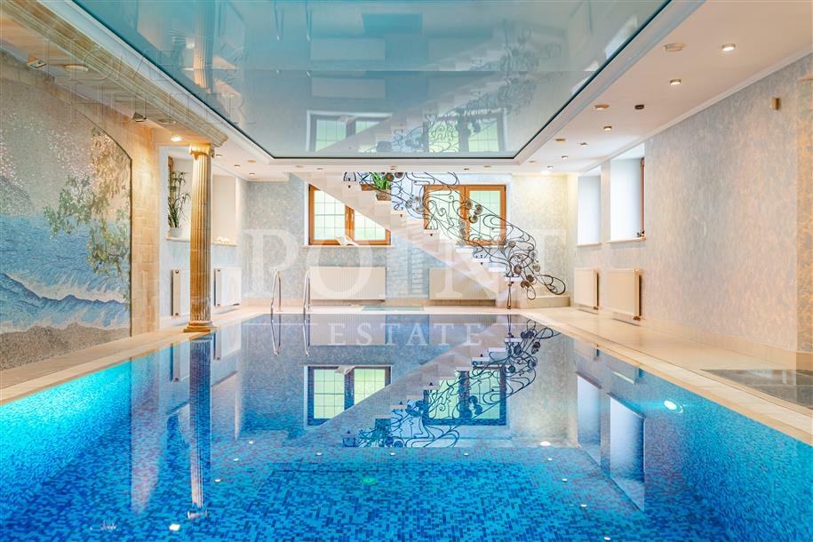 2-этажный коттедж 1 100 м² с отделкой