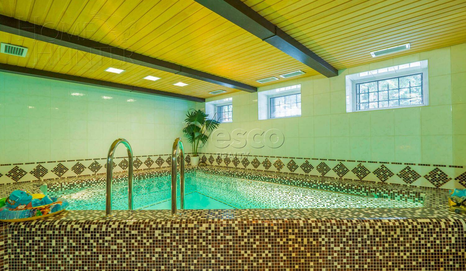 3-этажный коттедж 700 м² с отделкой