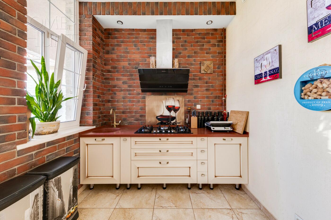 2-этажный коттедж 325 м² с отделкой