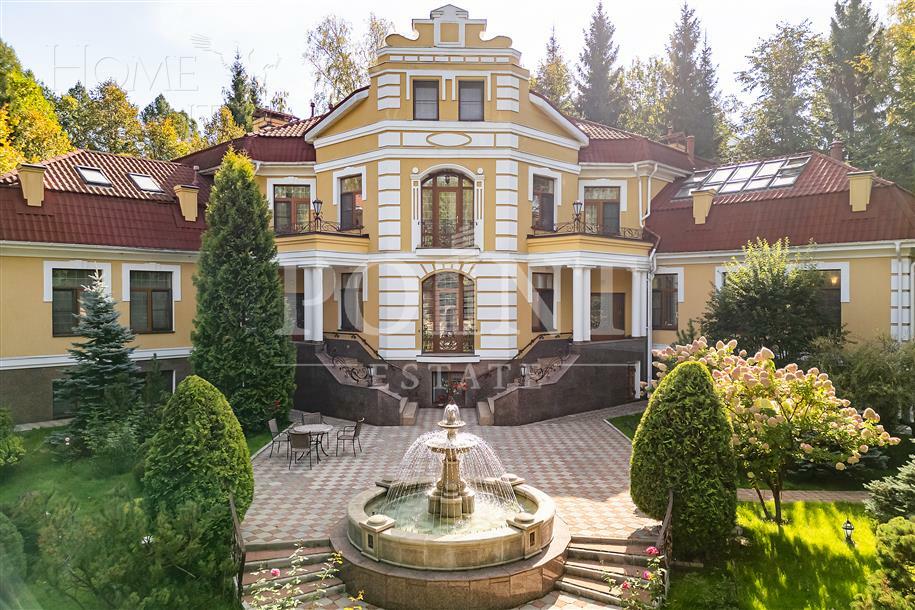 2-этажный коттедж 1 100 м² с отделкой