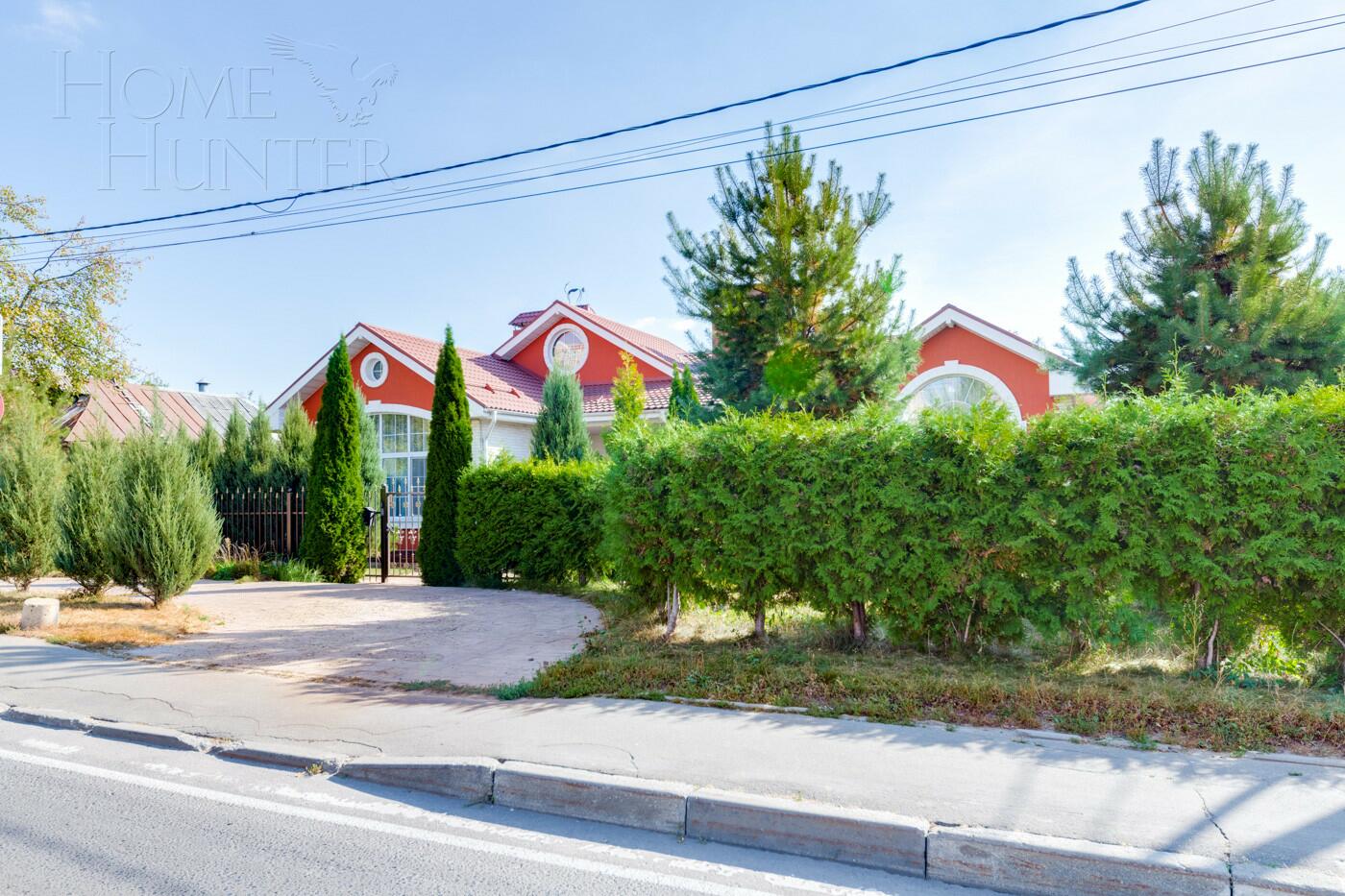 2-этажный коттедж 325 м² с отделкой