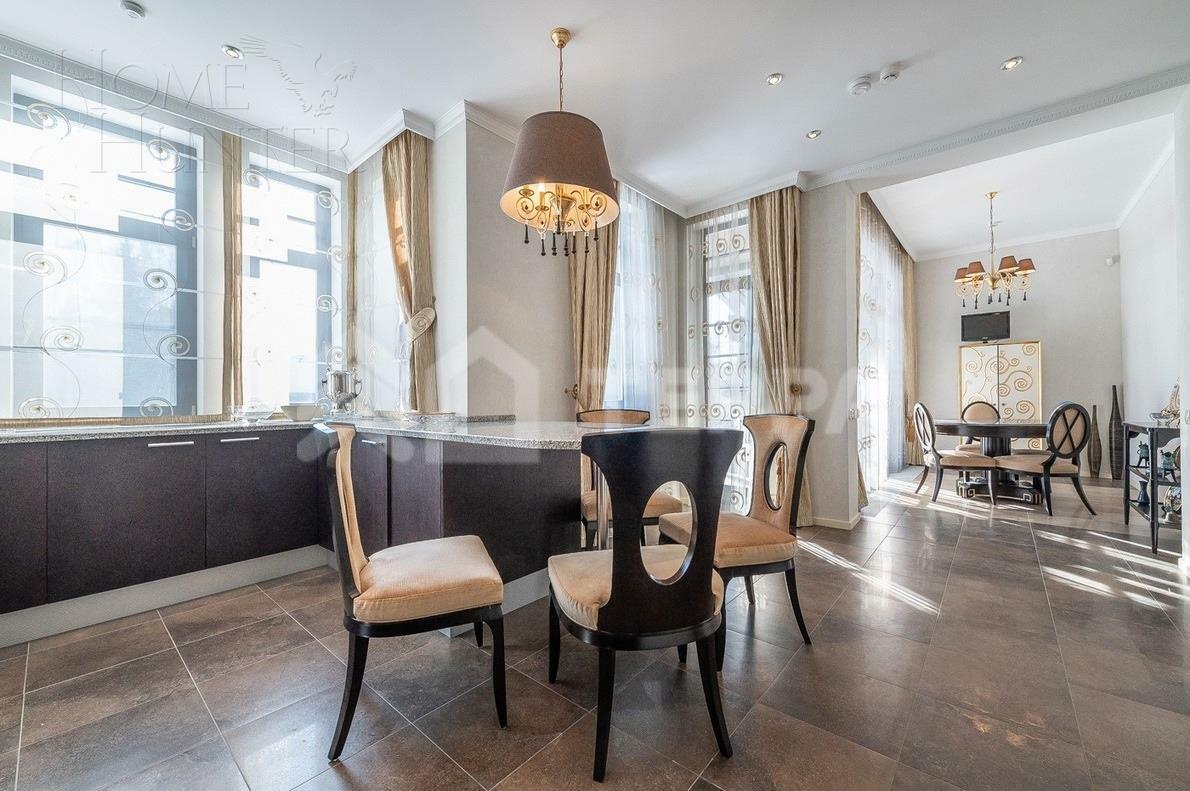 2-этажный коттедж 550 м² с отделкой