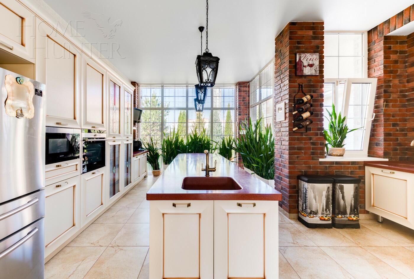 2-этажный коттедж 325 м² с отделкой