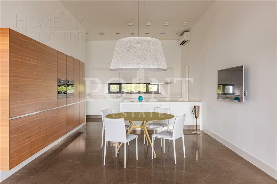 2-этажный коттедж 1 200 м² с отделкой