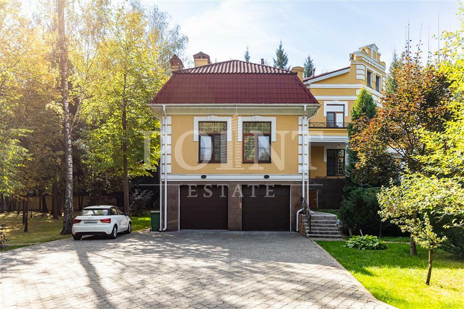 2-этажный коттедж 1 100 м² с отделкой