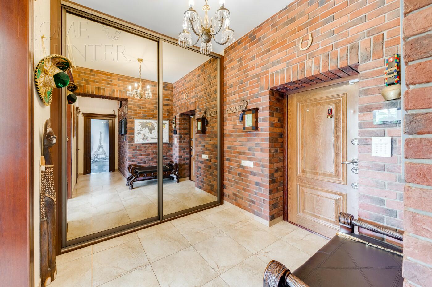 2-этажный коттедж 325 м² с отделкой