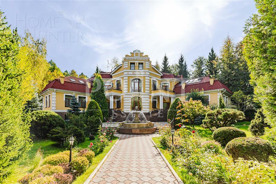 2-этажный коттедж 1 100 м² с отделкой