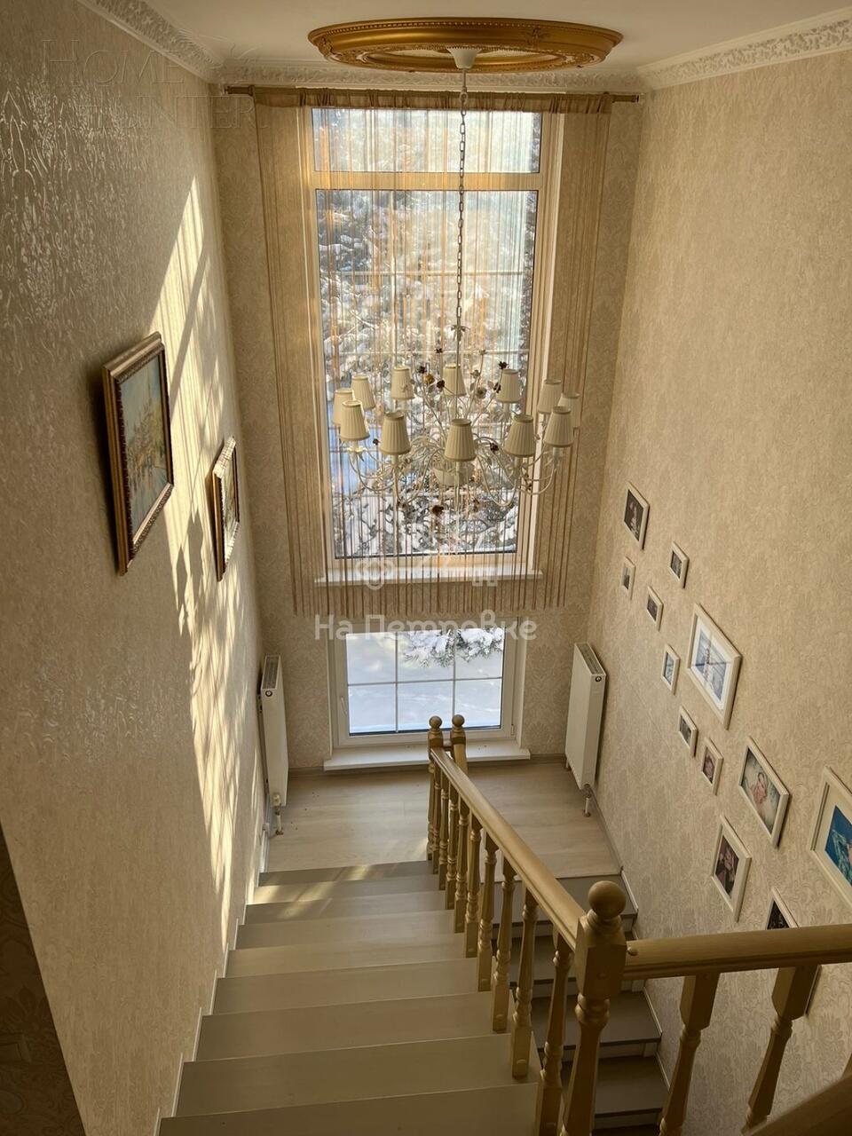 2-этажный коттедж 280 м² с отделкой