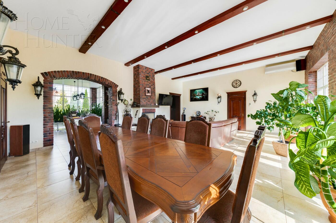 2-этажный коттедж 325 м² с отделкой