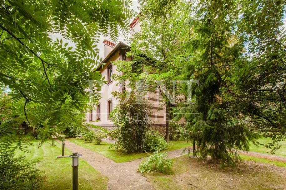 2-этажный коттедж 660 м² с отделкой