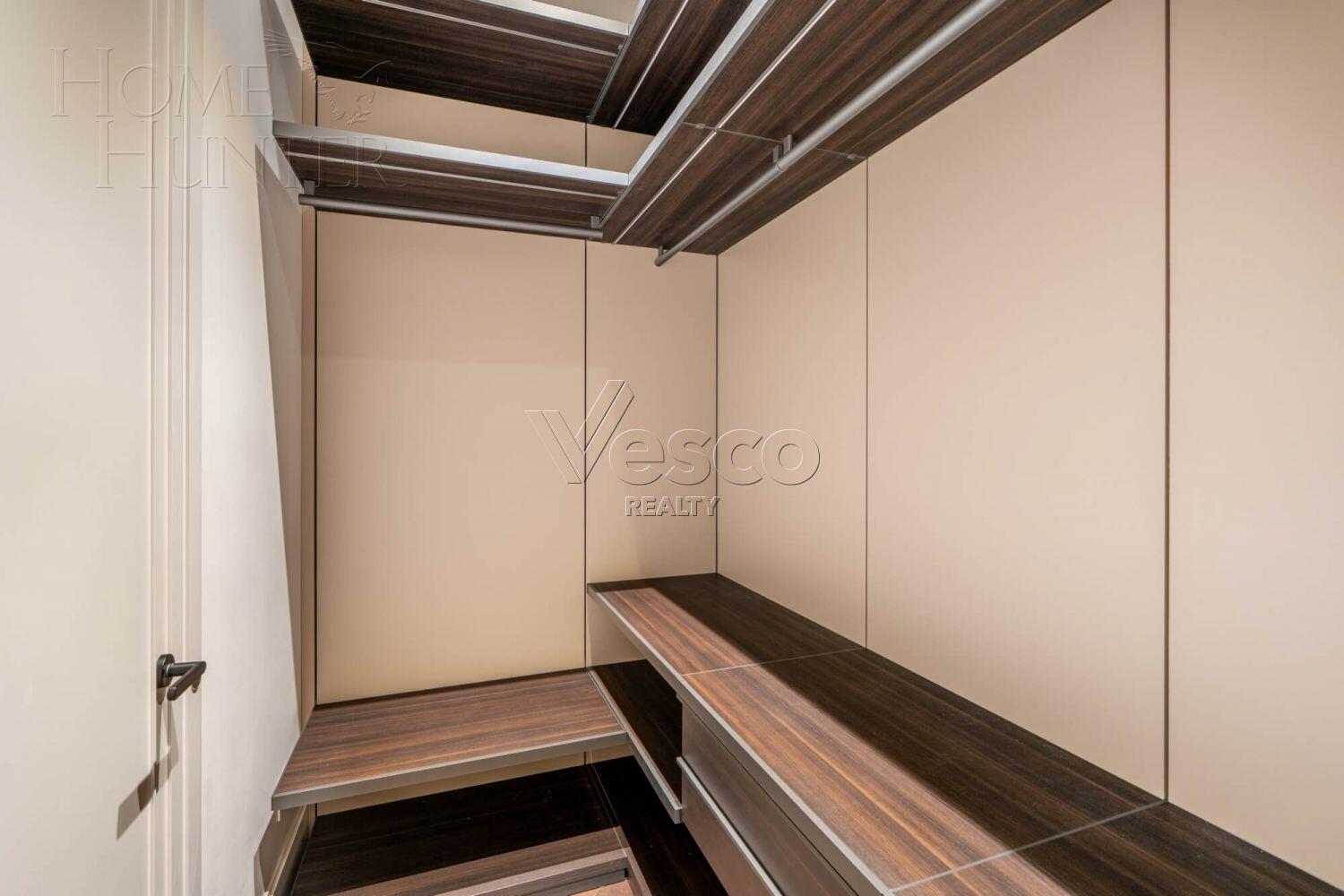 4-КОМН. АПАРТАМЕНТЫ С ОТДЕЛКОЙ 246.4 М² НА 8 ЭТАЖЕ