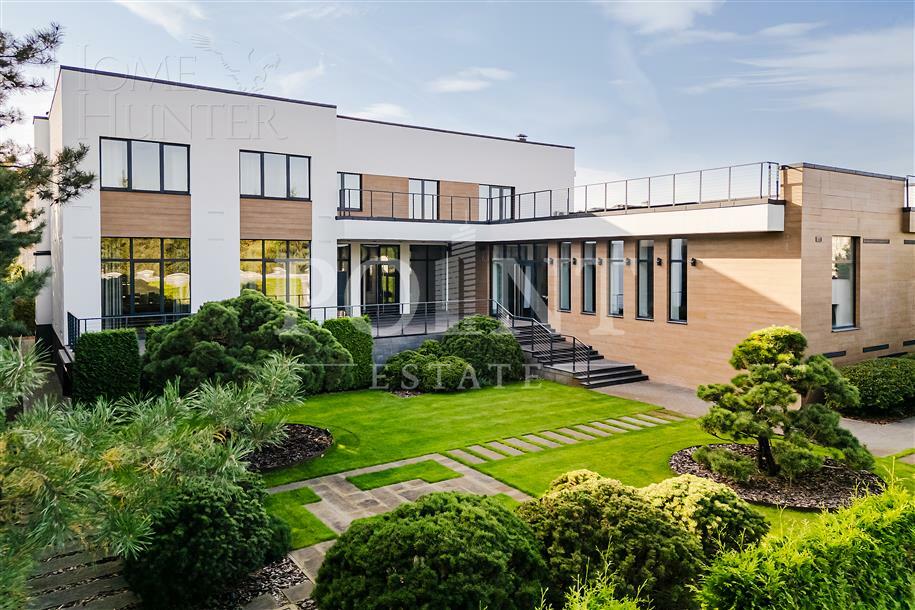 2-этажный коттедж 1 200 м² с отделкой