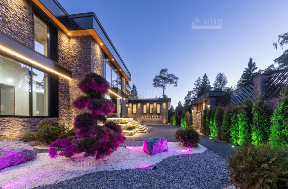 2-этажный коттедж 1 700 м² без отделки