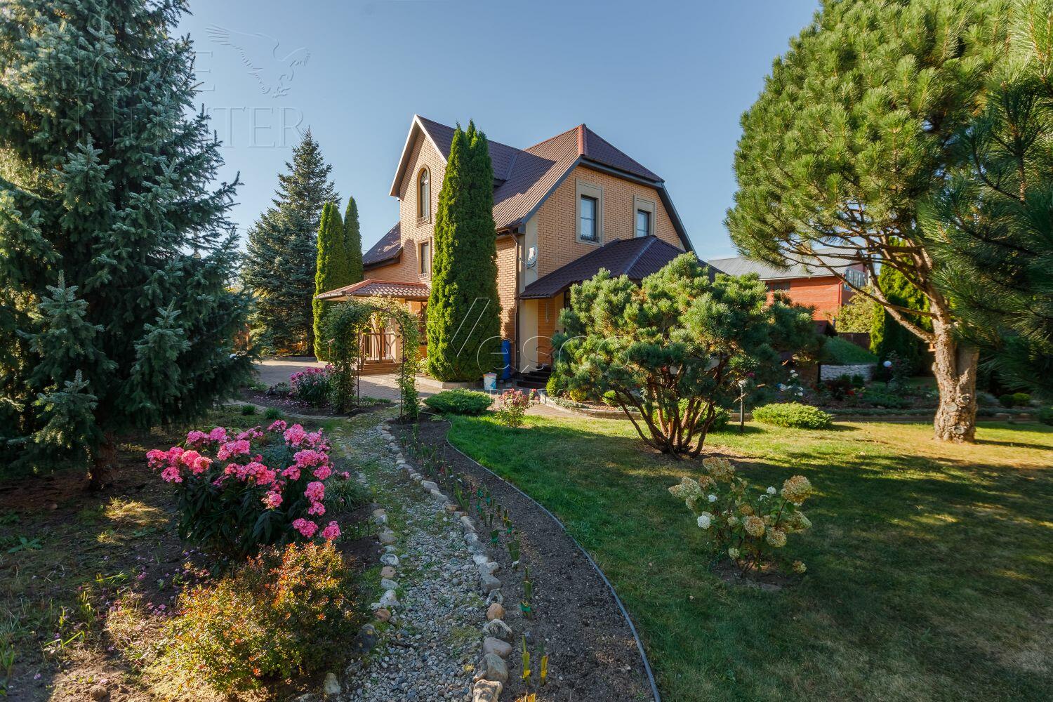 2-этажный коттедж 335 м² с отделкой