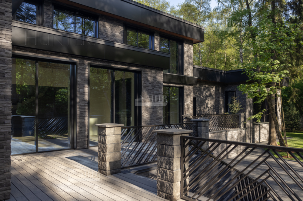 2-этажный коттедж 1 700 м² без отделки