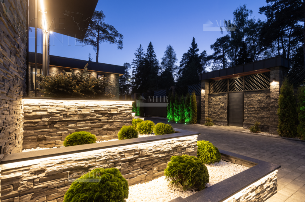 2-этажный коттедж 1 700 м² без отделки