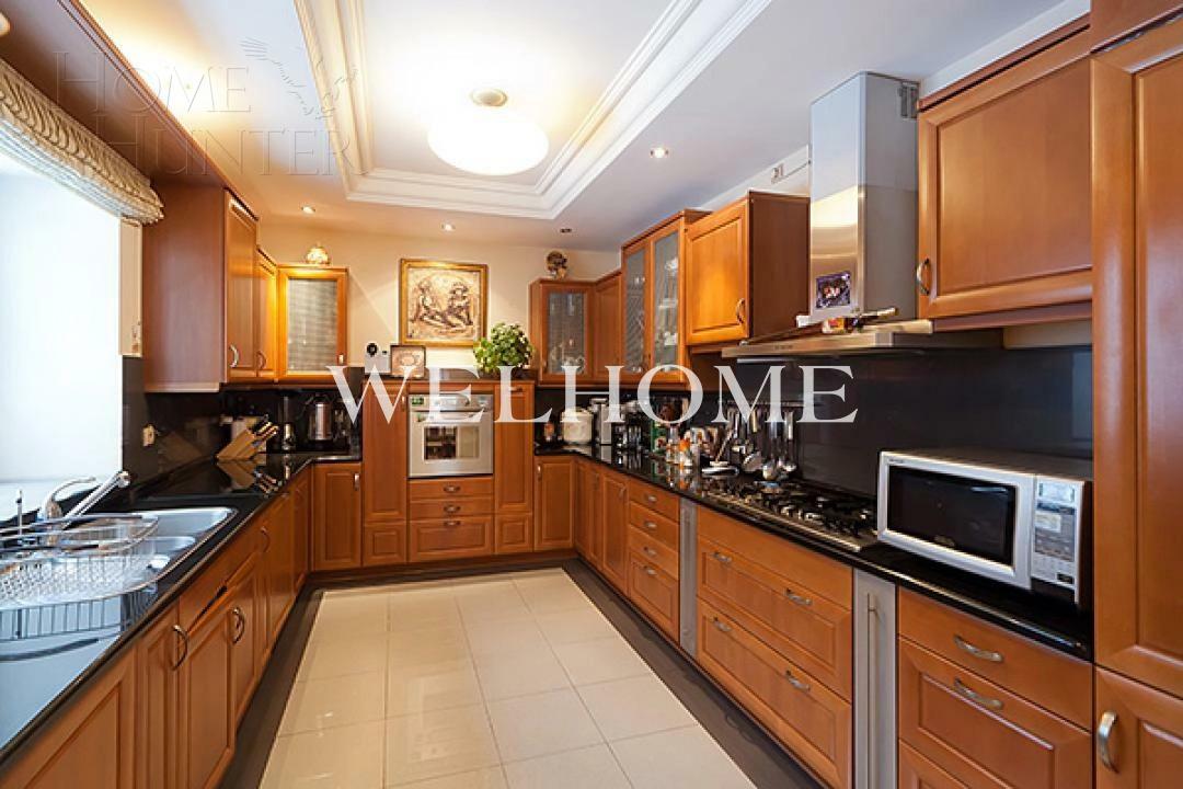 3-этажный коттедж 700 м² с отделкой